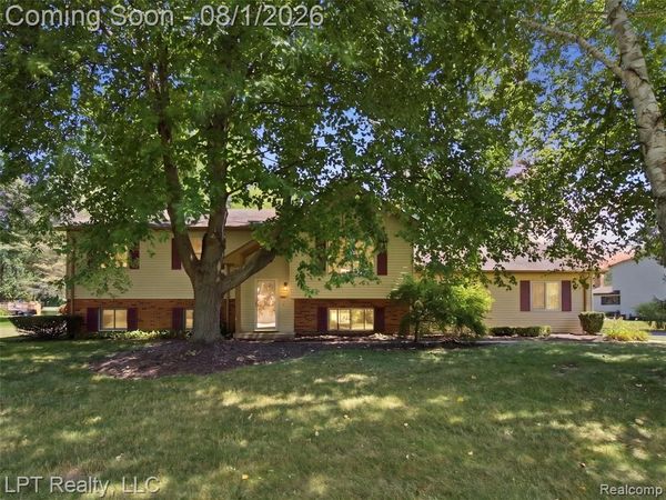 917 Del Sher Drive, Genoa Township, Mi 48114