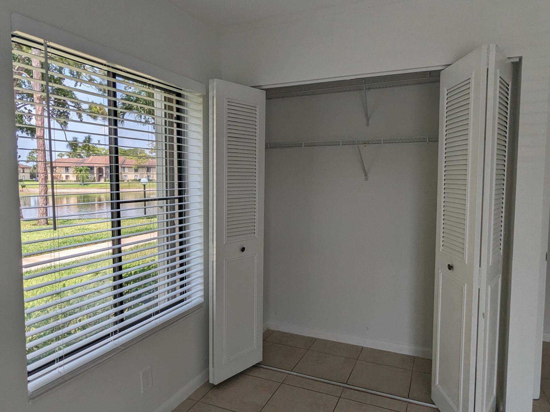 711 Sunny Pine Way, Unit B1, Greenacres, FL 33415 Photo
