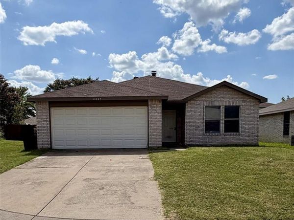 4249 Gray Fox Drive , Fort Worth, TX 76123