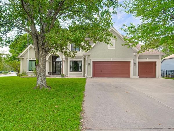 14255 NW 65th Place, Parkville, MO 64152