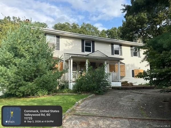 60 Valleywood Road, Commack, NY 11725