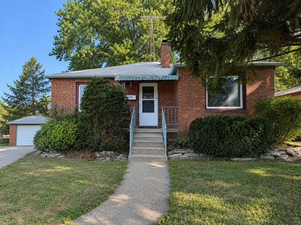 929 Center Street, Delavan, WI 53115