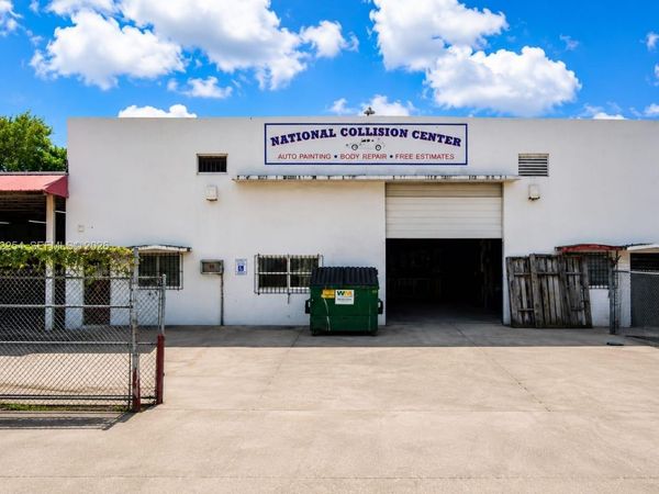 5802 Dewey St , Hollywood, FL 33023