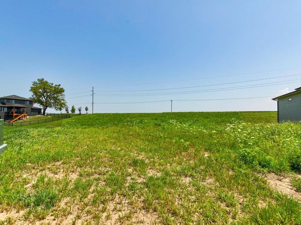 14204 Catalpa Drive , Urbandale, IA 50323