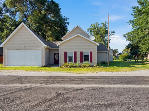 4732 W 900 N , Wheatfield, IN 46392
