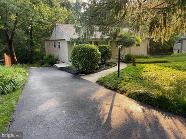 5 LANTERN LANE, MALVERN, PA 19355