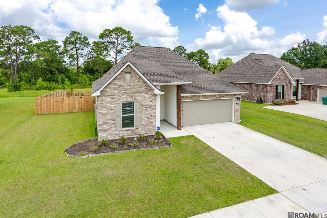 6692 Parlange Dr, Addis, LA 70710 Main Photo