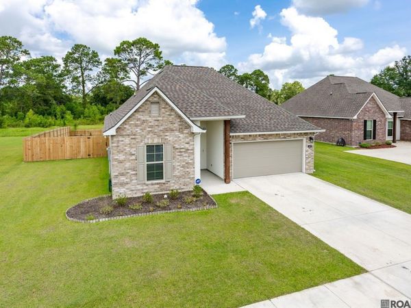 6692 Parlange Dr, Addis, LA 70710