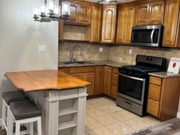 13818 Bessemer Street, Van Nuys, CA 91401