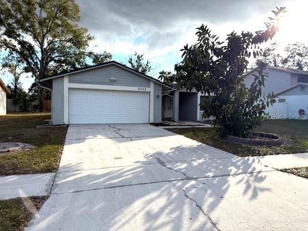5012 COUNTRY HILLS DRIVE , TAMPA, FL 33624