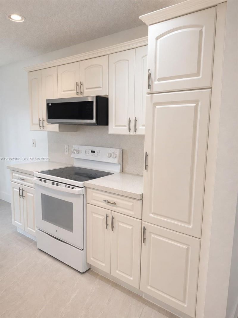 16341 Malibu Dr, Unit 19, Weston, FL 33326 Photo