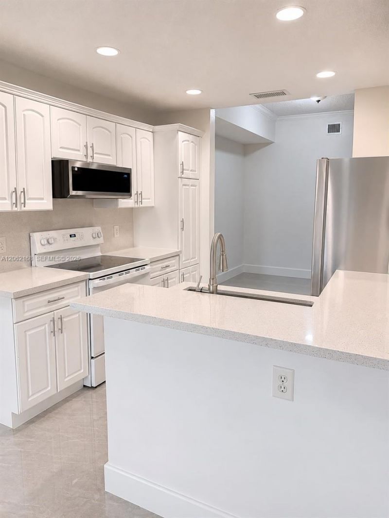 16341 Malibu Dr, Unit 19, Weston, FL 33326 Photo