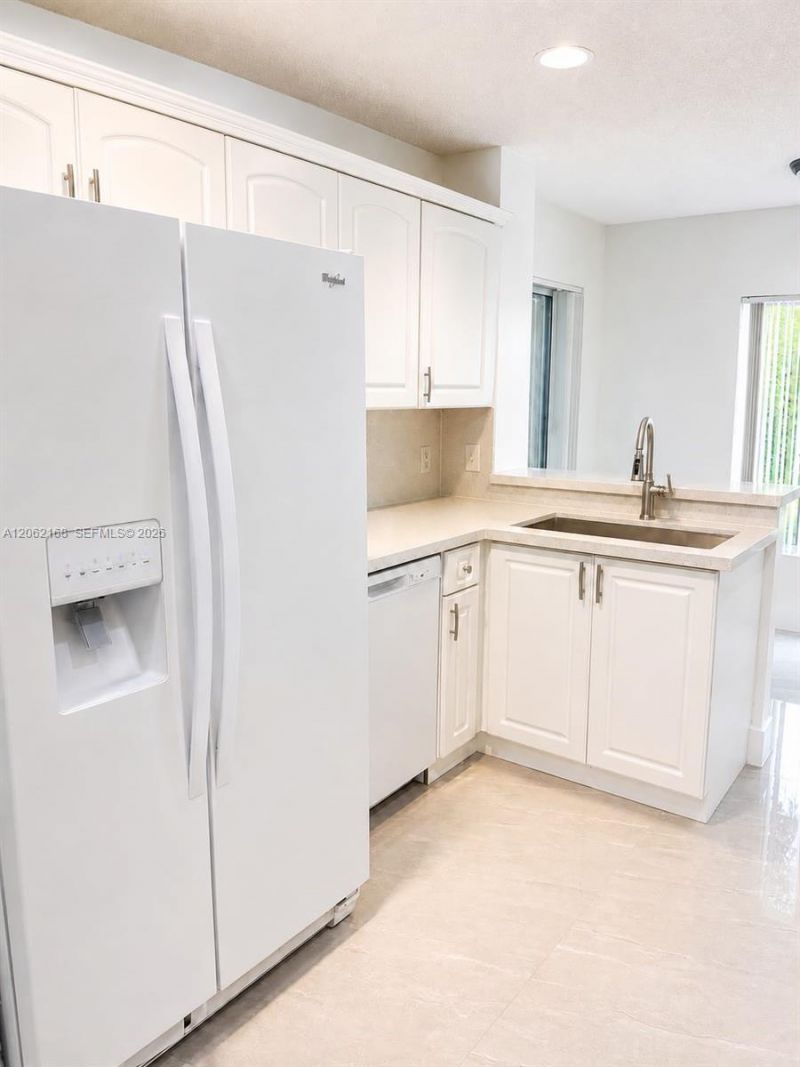16341 Malibu Dr, Unit 19, Weston, FL 33326 Photo