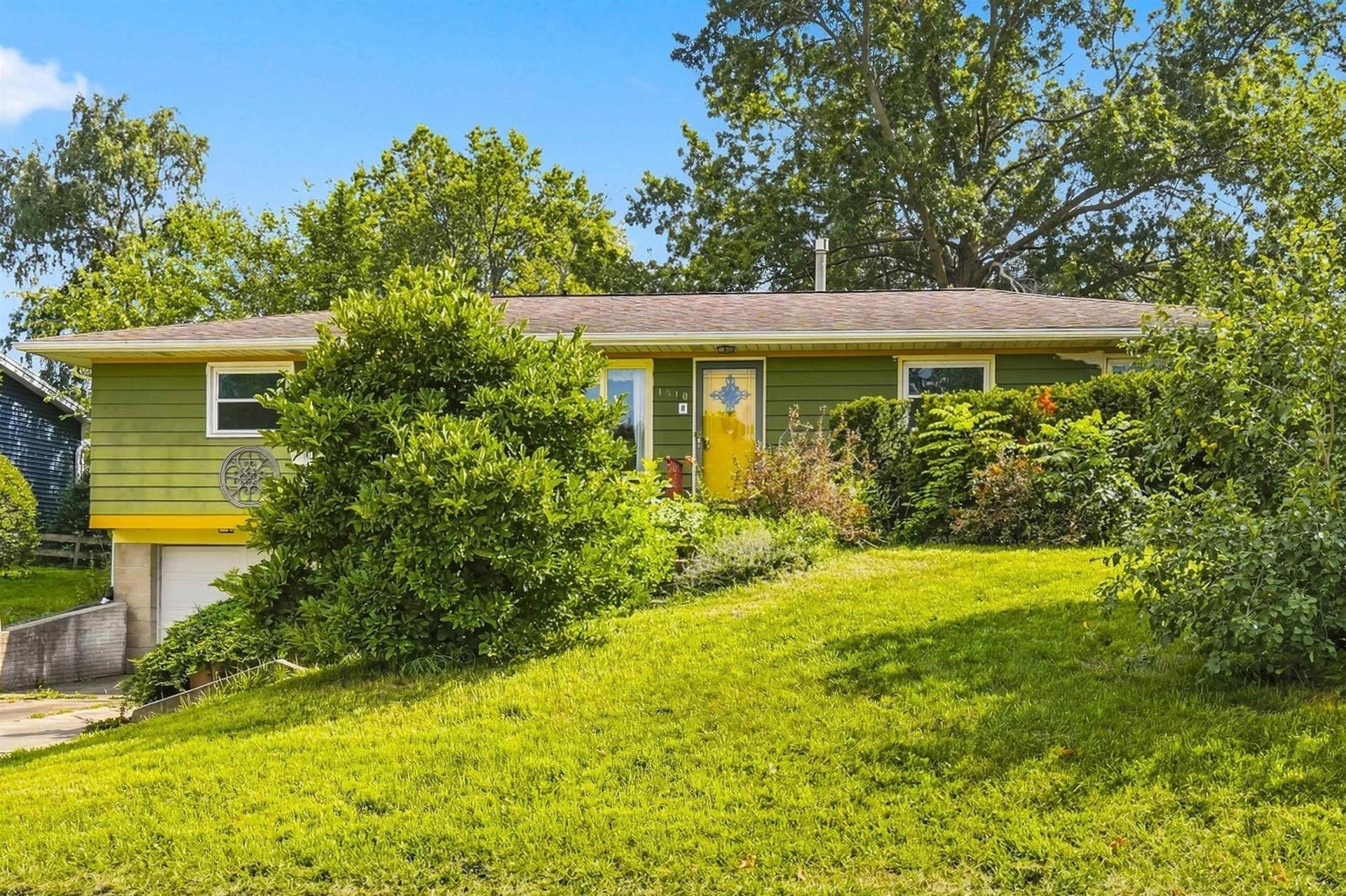 1510 W 6th Street, Cedar Falls, IA 50613 Main Photo