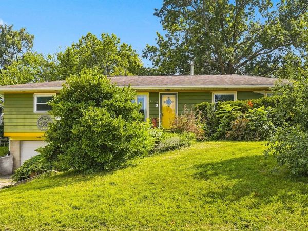 1510 W 6th Street, Cedar Falls, IA 50613