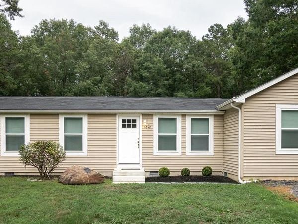 1692 VICTORY AVENUE, WILLIAMSTOWN, NJ 08094