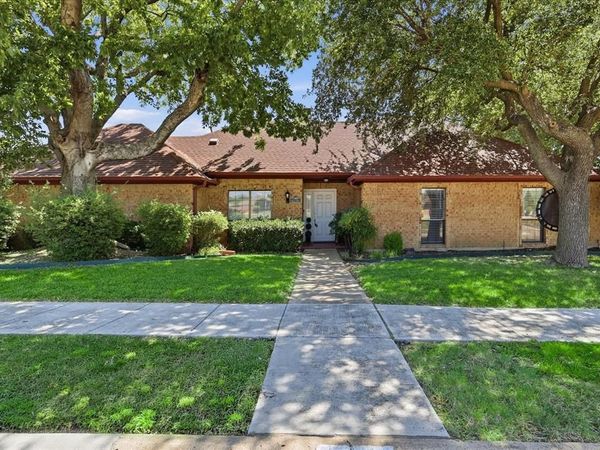 2401 Maverick Drive , Plano, TX 75074