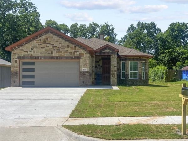 403 S 4th Street, Bonham, TX 75418