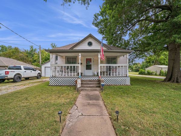 712 N Seminole Avenue , Claremore, OK 74017