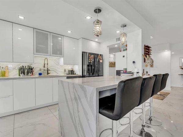 18071 Biscayne Blvd, Unit 901, Aventura, FL 33160