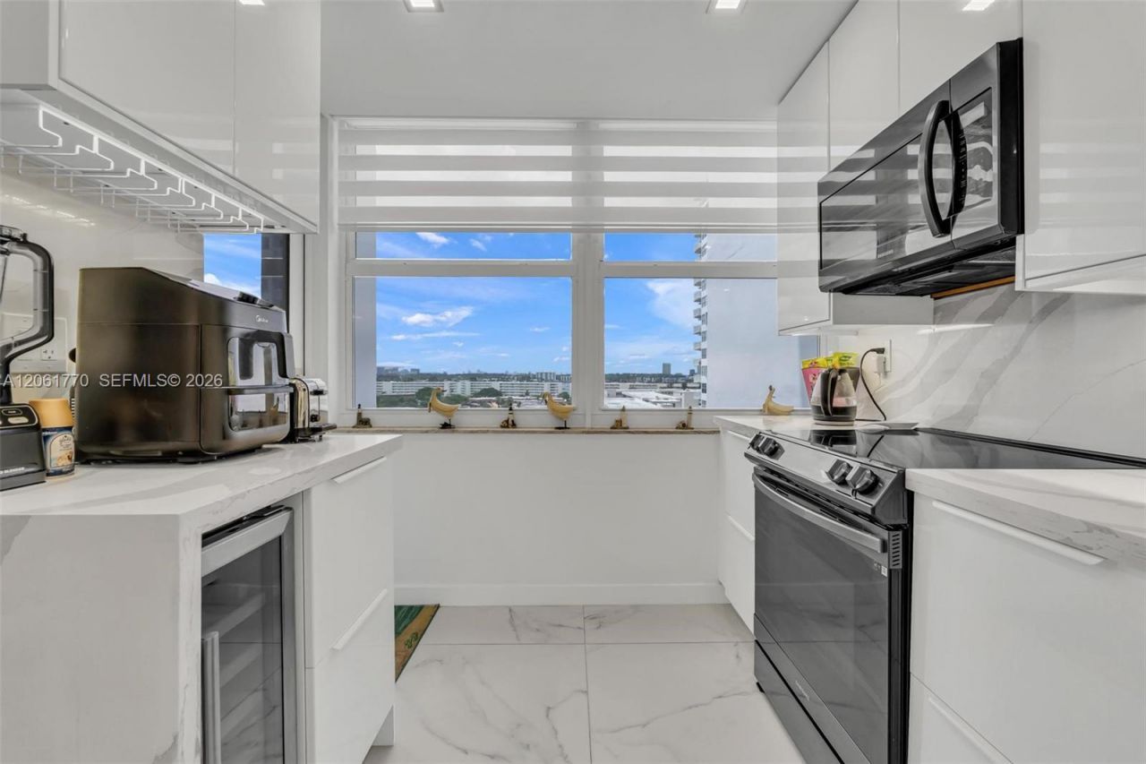 18071 Biscayne Blvd, Unit 901, Aventura, FL 33160 Photo