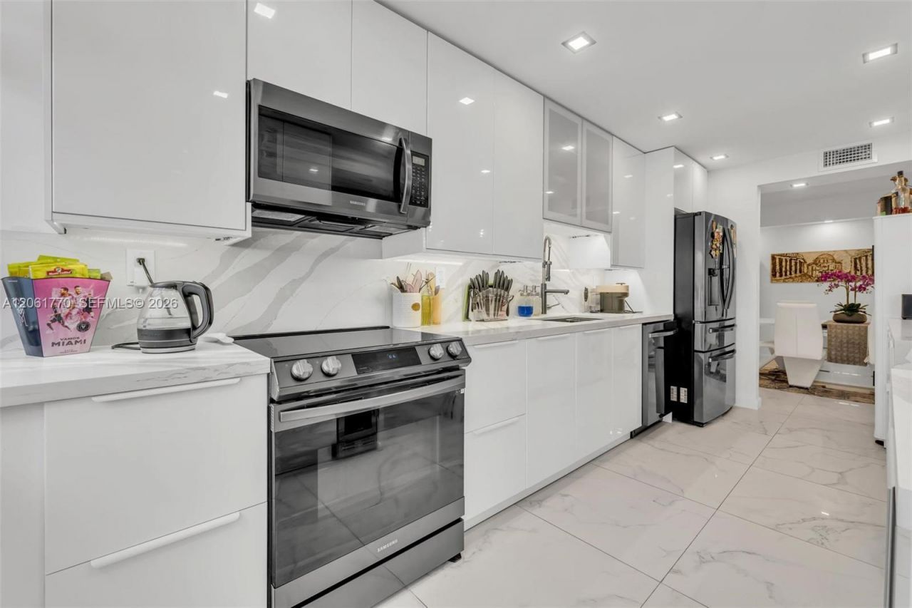 18071 Biscayne Blvd, Unit 901, Aventura, FL 33160 Photo