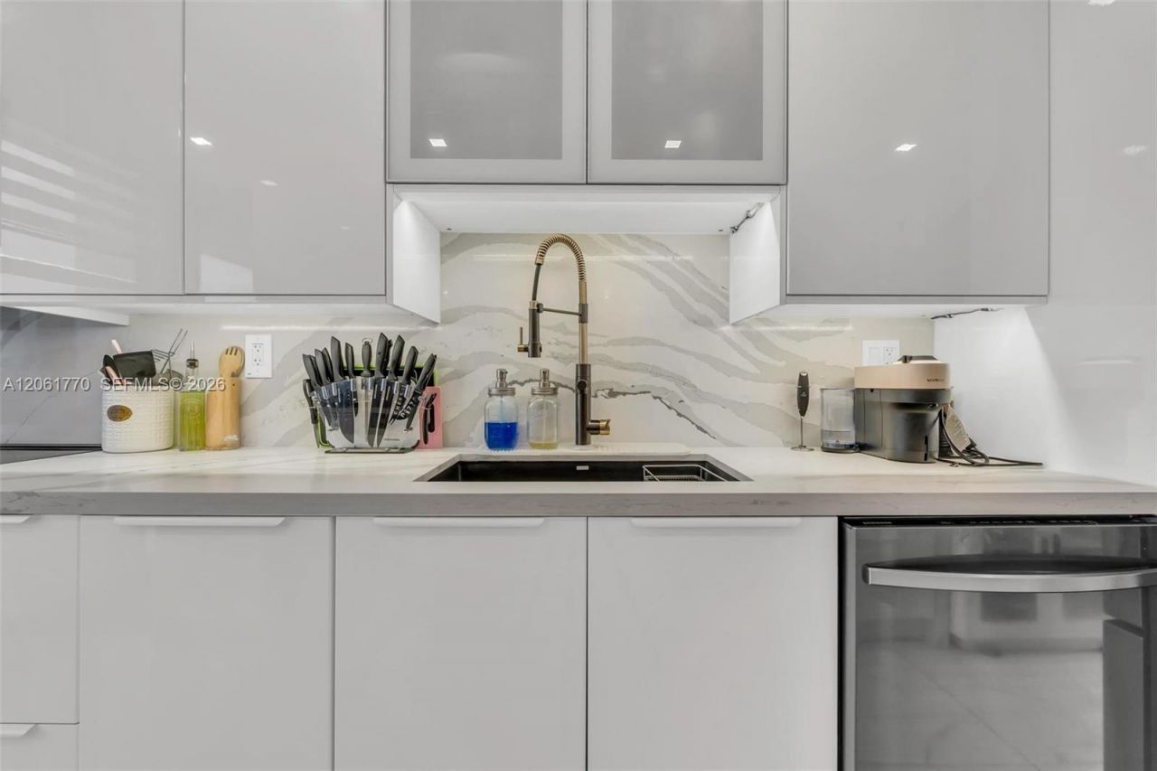 18071 Biscayne Blvd, Unit 901, Aventura, FL 33160 Photo