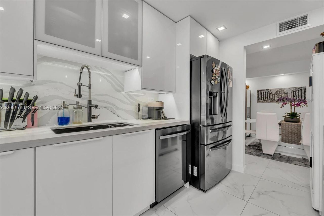 18071 Biscayne Blvd, Unit 901, Aventura, FL 33160 Photo
