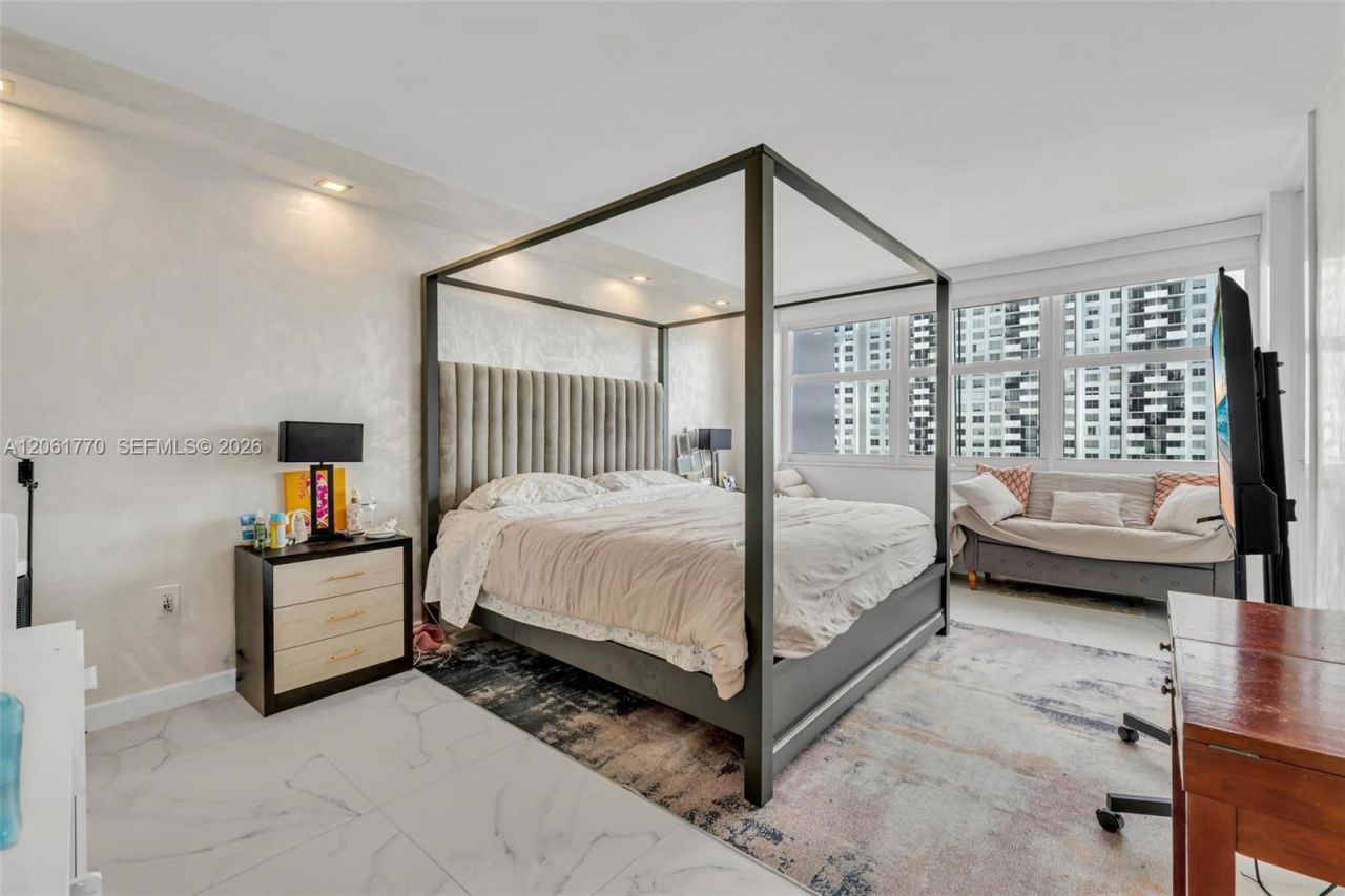 18071 Biscayne Blvd, Unit 901, Aventura, FL 33160 Photo