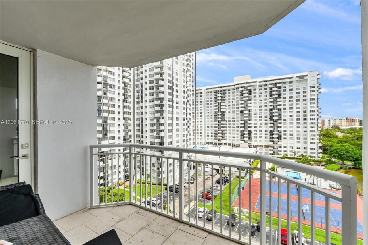 18071 Biscayne Blvd, Unit 901, Aventura, FL 33160 Photo