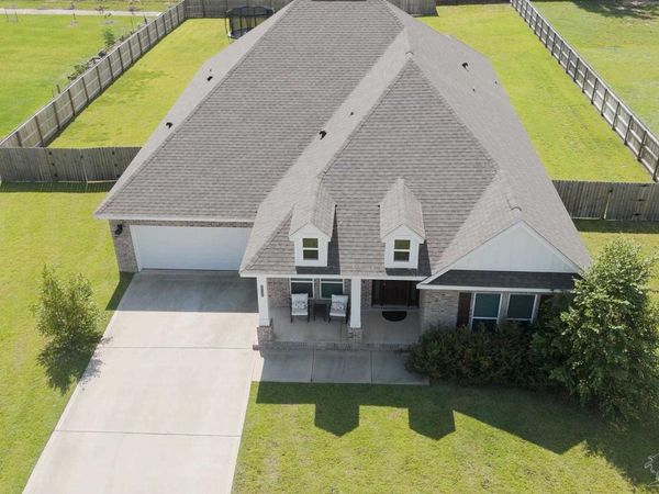 6549 Captiva Dr, Milton, FL 32570