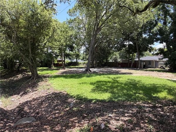100 MAUMUS Avenue , New Orleans, LA 70131