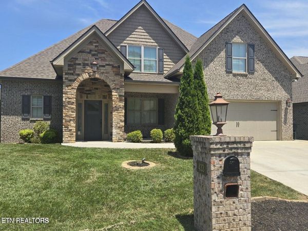 433 Chimney Rock Drive, Lenoir City, TN 37771