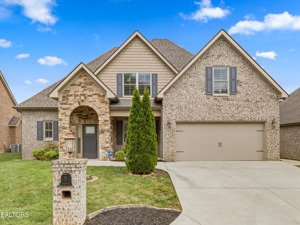 433 Chimney Rock Drive, Lenoir City, TN 37771