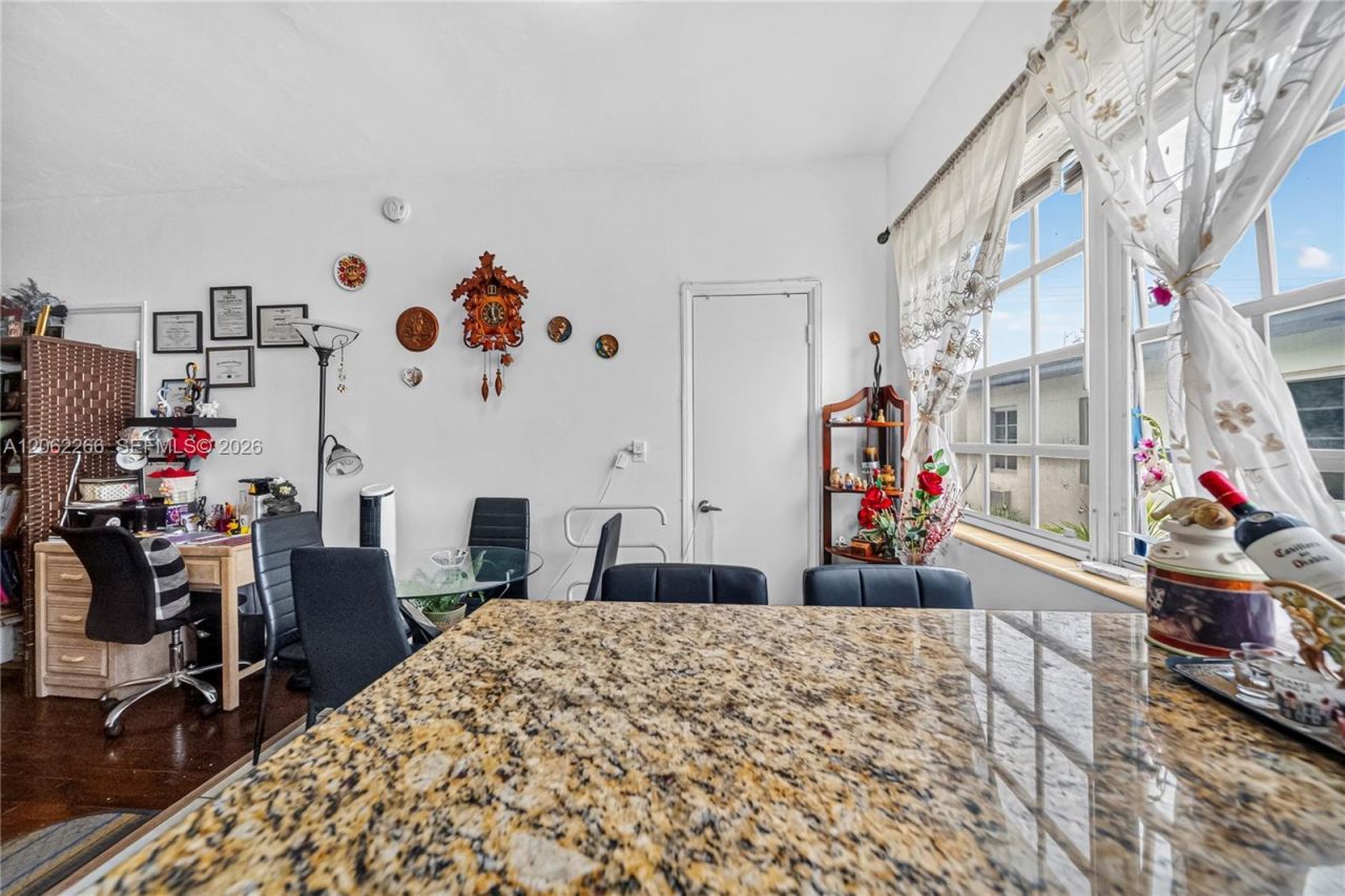 836 10th St, Unit 8, Miami Beach, FL 33139 Photo