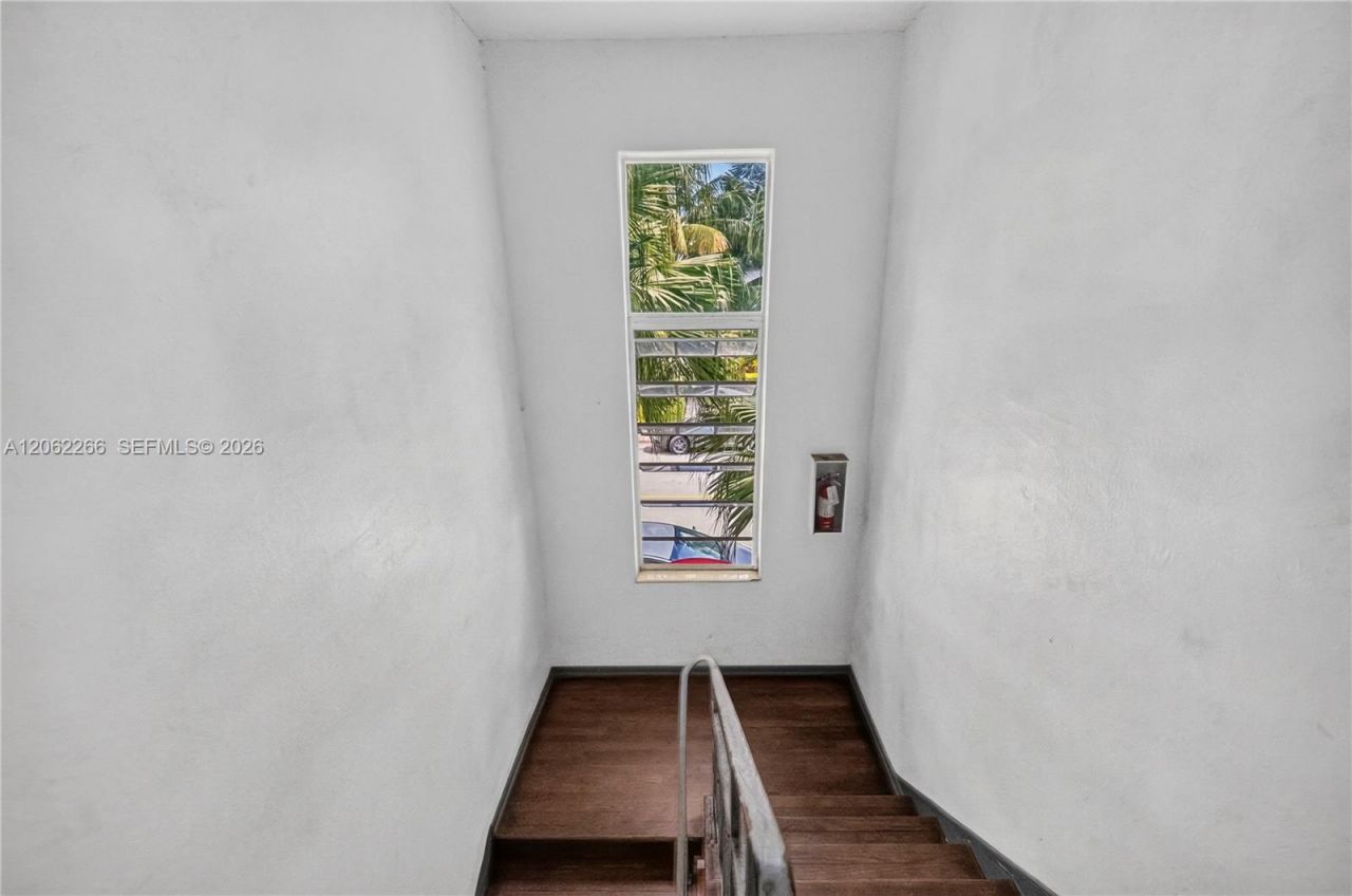836 10th St, Unit 8, Miami Beach, FL 33139 Photo