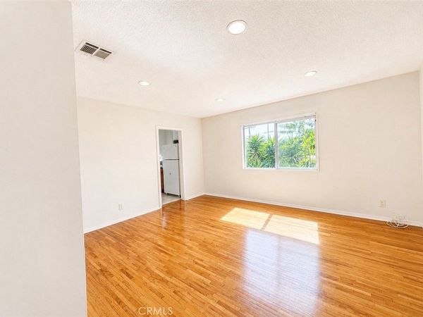 1372 W 36th Street, Unit 4, Los Angeles, CA 90007