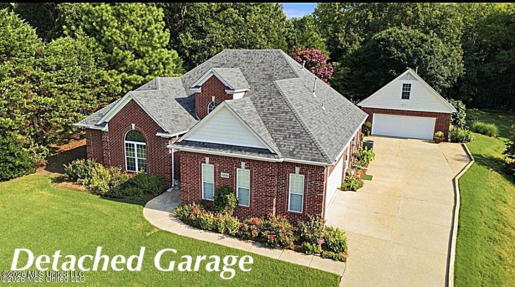 10078 N Cypress Lake Drive, Olive Branch, MS 38654 Main Photo