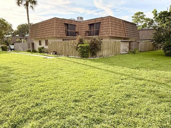 4051 PALM BAY Circle, Unit D, West Palm Beach, FL 33406