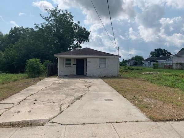 1025 FLOOD Street , New Orleans, LA 70117