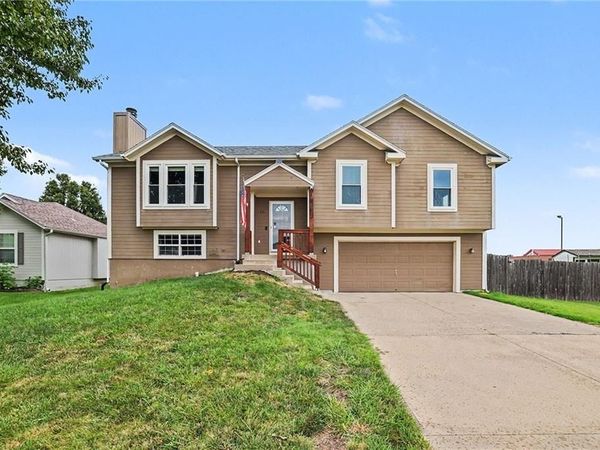 611 W 3rd Terrace, Wellsville, KS 66092