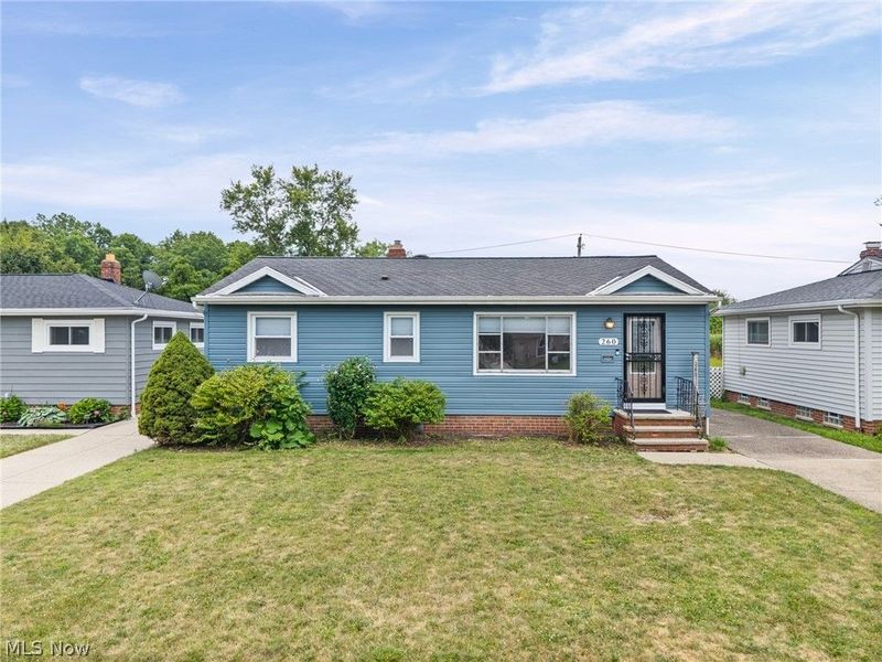 260 Deborah Lane, Bedford, OH 44146 Photo 3