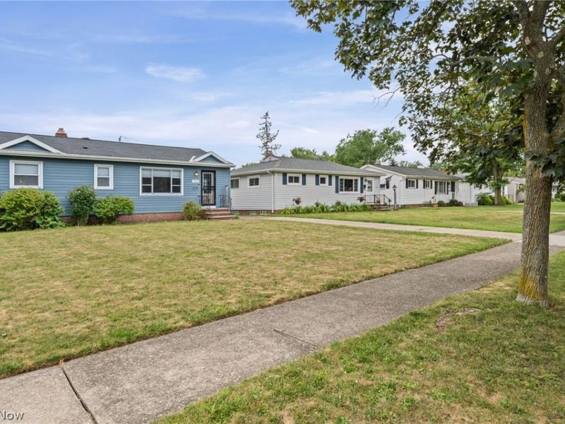 260 Deborah Lane, Bedford, OH 44146 Photo 5