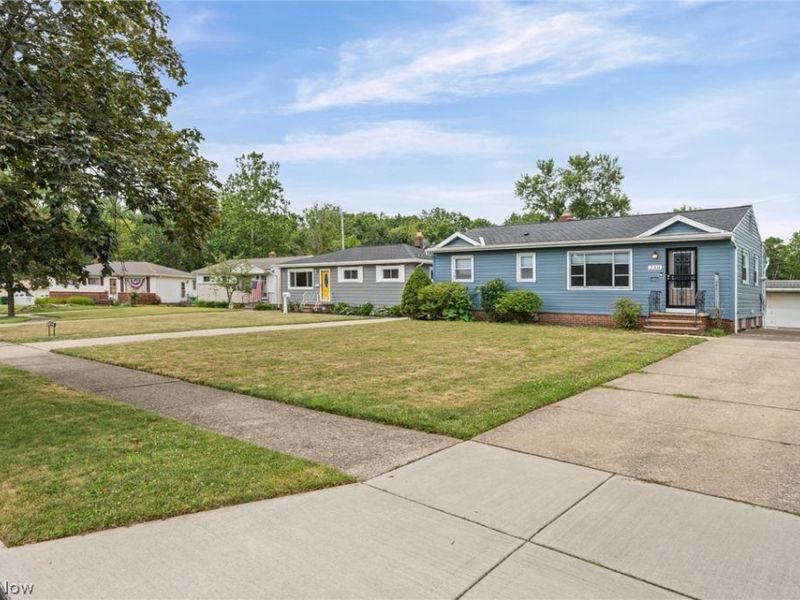 260 Deborah Lane, Bedford, OH 44146 Photo 6