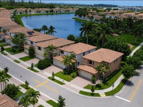 8890 W 33rd Ave , Hialeah, FL 33018