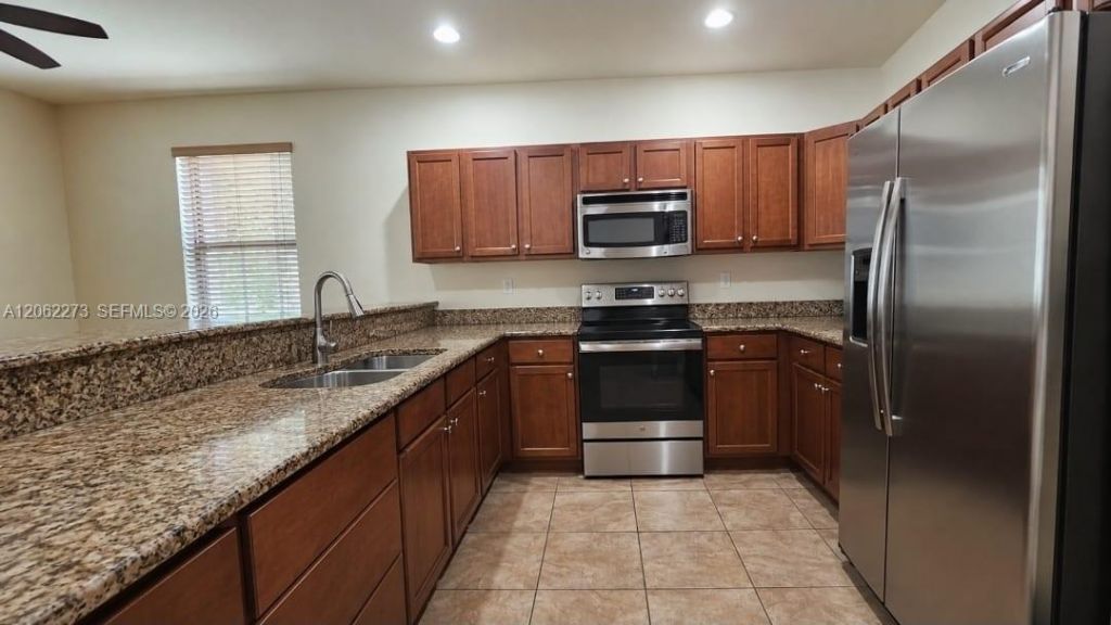 8890 W 33rd Ave, Hialeah, FL 33018 Photo