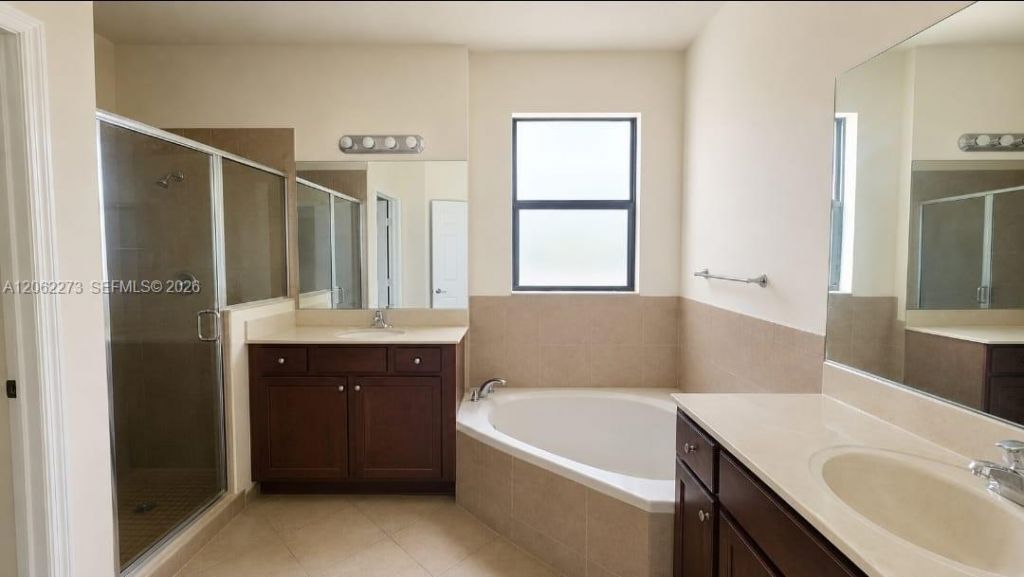 8890 W 33rd Ave, Hialeah, FL 33018 Photo