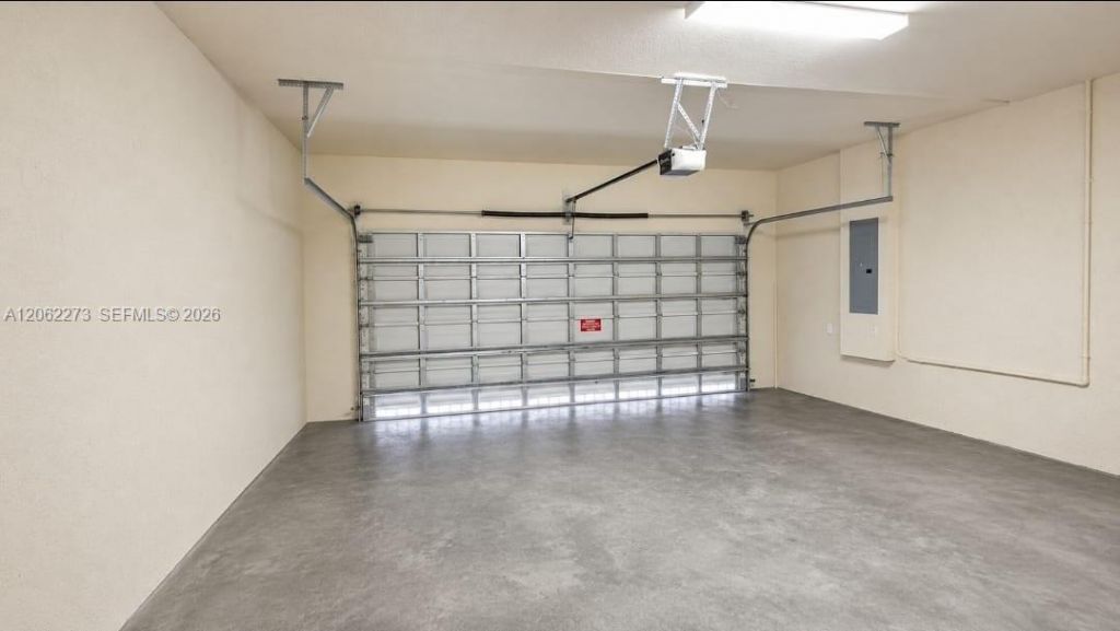 8890 W 33rd Ave, Hialeah, FL 33018 Photo