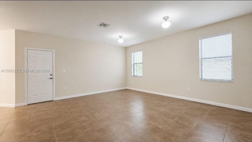 8890 W 33rd Ave, Hialeah, FL 33018 Photo