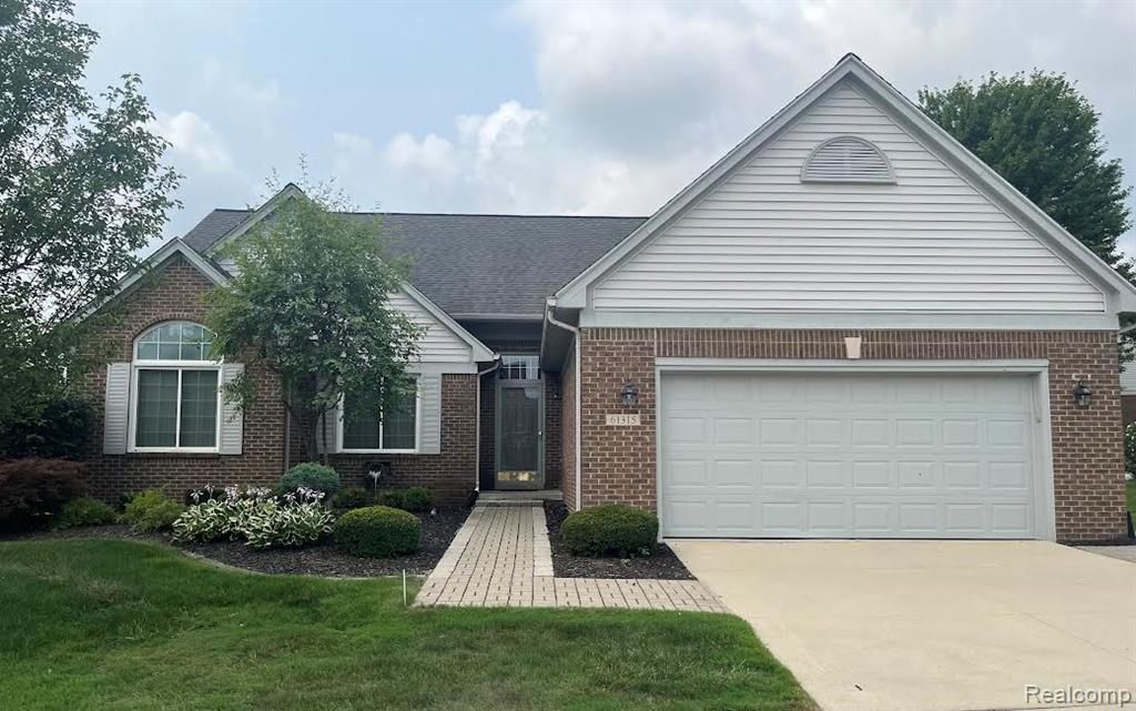 61315 Wedgewood Drive, Unit 18, Washington Township, Mi 48094 Main Photo
